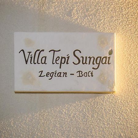 Villa Tepi Sungai Легиан Номер фото