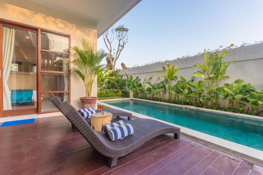 Villa Tepi Sungai Легиан Номер фото